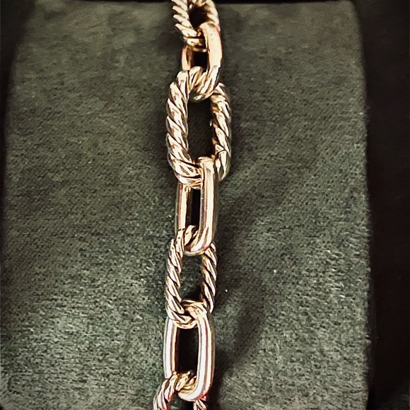 David Yurman Madison Chain Bracelet In Sterling Silver, 8.5mm (Retail $650) - Picture 6 of 10